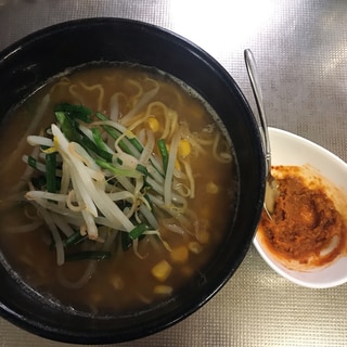 味変が楽しめる！味噌ラーメンでなんちゃって坦々麺